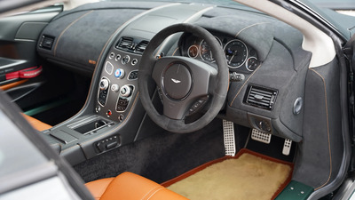 Kestral Tan / Black Leather - Black AlcantaraInterior image