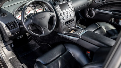 Obsidian Black Leather - Obsidian Black StitchingInterior image