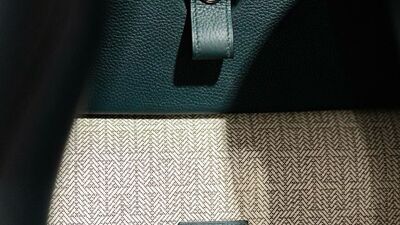 Black / Green LeatherInterior image