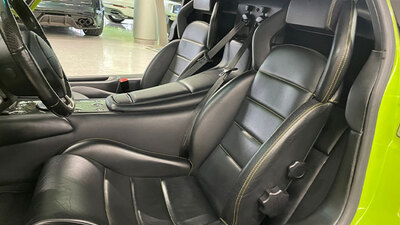 Nero Leather - Verde Stitching & PipingInterior image