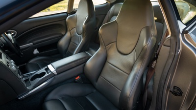 Black / Grey Leather - Black StitchingInterior image