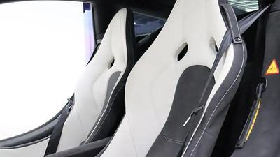 Black / White Alcantara - White StitchingInterior image