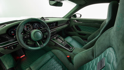 Meen Green Leather in Opal - Emerald Stitching / PipingInterior image