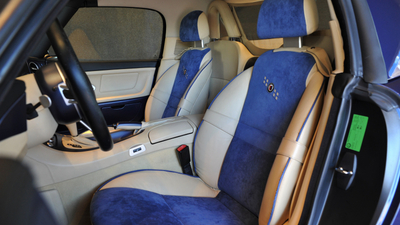 Nappa Cream Leather / Blue AlcantaraInterior image