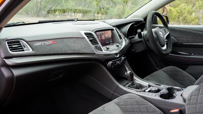 Black Alcantara / Leather - Red / Black StitchingInterior image