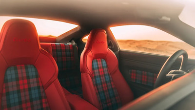 Lipstic Red LeatherInterior image