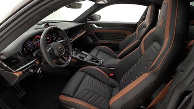Black / Brown Leather - Brown Stitching / PipingInterior image