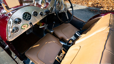 Beige LeatherInterior image