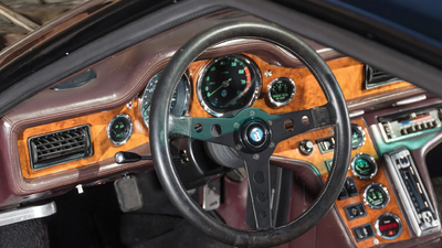 Nero LeatherInterior image