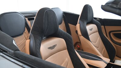 Black / Tan LeatherInterior image