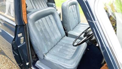 Light Blue LeatherInterior image