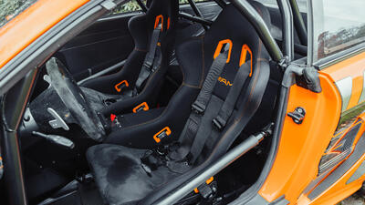 Black Cloth / Alcantara - Orange StitchingInterior image