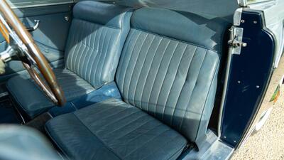 Light Blue LeatherInterior image