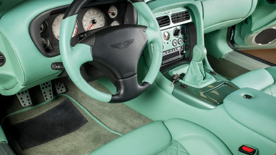 Black / Green LeatherInterior image