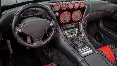 Black / Red Leather - Red StitchingInterior image