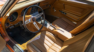 Beige LeatherInterior image