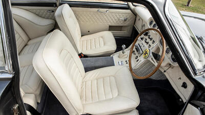 Beige LeatherInterior image