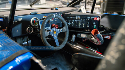 Blue Cloth / Black Alcantara - Red StitchingInterior image