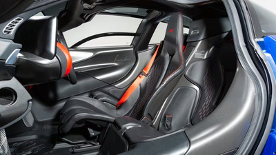 Black / Red LeatherInterior image