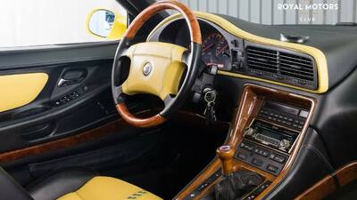 Black / Yellow LeatherInterior image