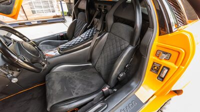 Nero Leather - Arancio StitchingInterior image