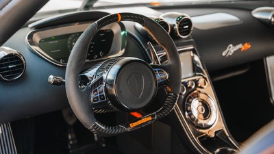 Black Alcantara / Leather - Orange StitchingInterior image