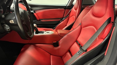 Black / Red Leather - Red Stitching / PipingInterior image