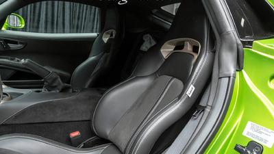 Black Leather / Alcantara - Silver StitchingInterior image