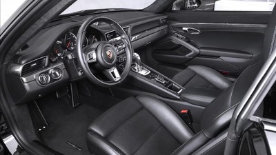 Black Leather / AlcantaraInterior image