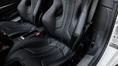 Nero Leather / Grigio TessutoInterior image