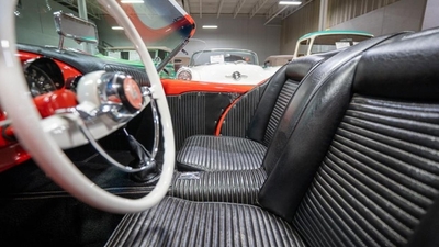 Black VinylInterior image