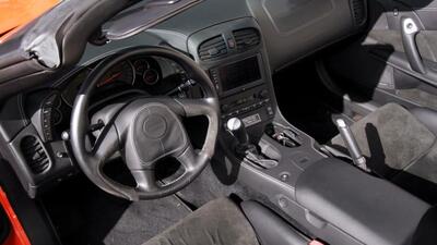 Carbon Black Leather / Alcantara - Silver StitchingInterior image