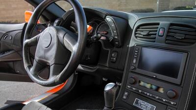 Carbon Black Leather / Alcantara - Silver StitchingInterior image