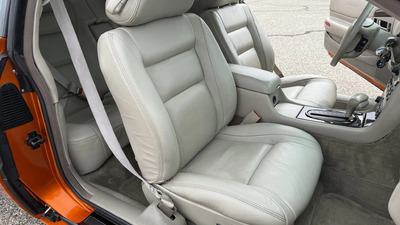Neutral Shale LeatherInterior image