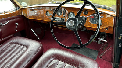 Bordeaux LeatherInterior image
