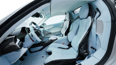 Light Blue LeatherInterior image
