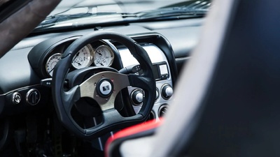 Black Leather - Red StitchingInterior image