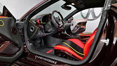 Nero / Rosso Leather - Giallo PipingInterior image