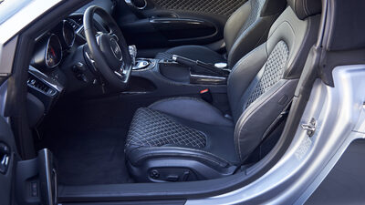Black Leather - Silver StitchingInterior image