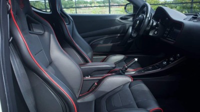 Black Leather - Atomic Red StitchingInterior image