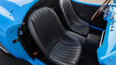 Nero LeatherInterior image