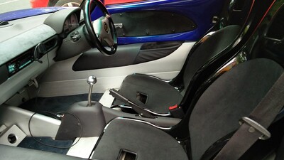 Beige LeatherInterior image