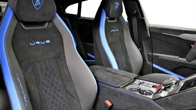 Nero Ade Alcantara / Leather - Blu Amon StitchingInterior image