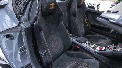 Nero Ade Alcantara / Leather - Arancio Leonis StitchingInterior image