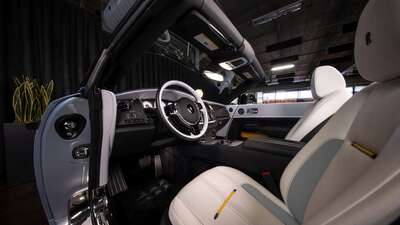 Seashell LeatherInterior image