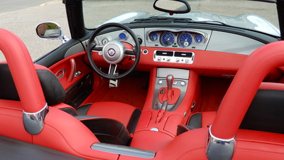 Black / Red LeatherInterior image