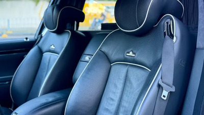 Alpaca Grey LeatherInterior image