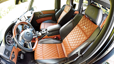 Black / Light Brown LeatherInterior image