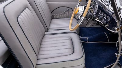 Grey LeatherInterior image
