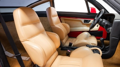 Beige LeatherInterior image